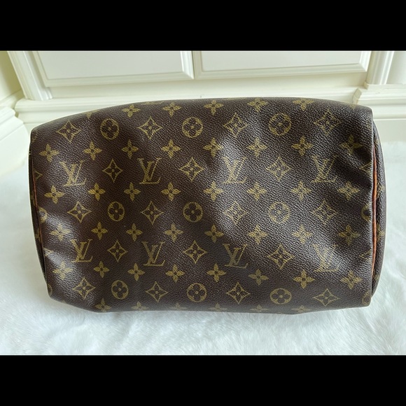 Authentic Louis Vuitton Speedy 30 Vintage (Fair Condition) - Picture 9 of 15